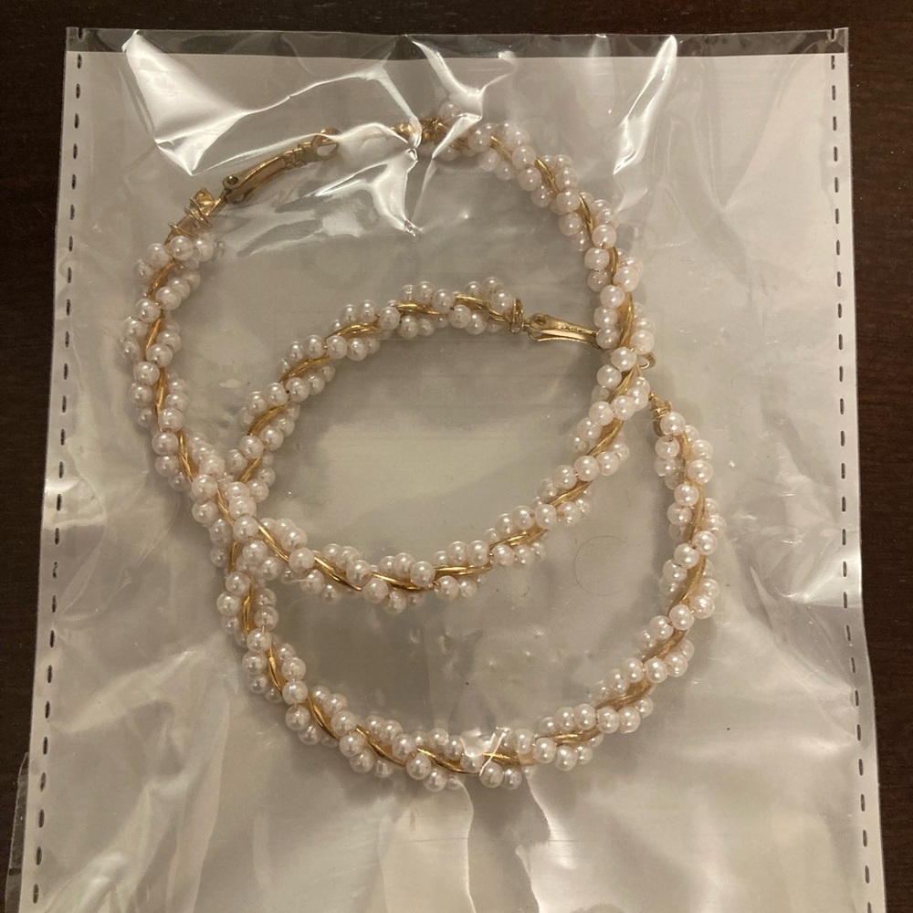 Elegant Pearl and Gold Hoop Earrings
